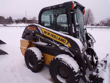Main image New Holland L220