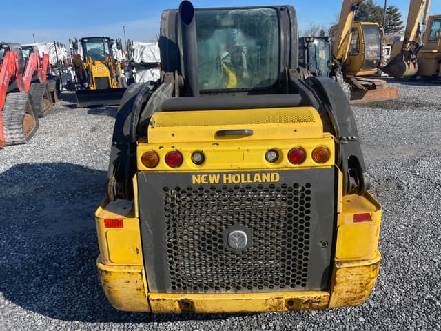 Image of New Holland L220 equipment image 2