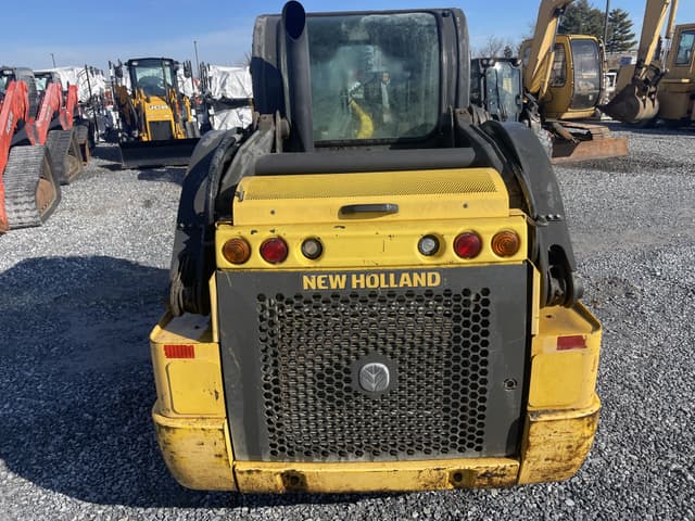 Image of New Holland L220 equipment image 2