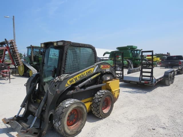 Image of New Holland L220 equipment image 1