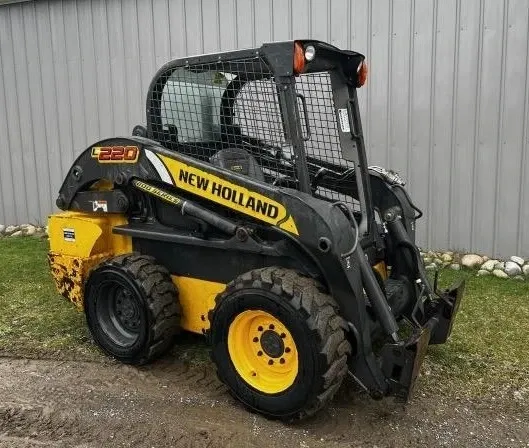 New Holland L220 Equipment Image0