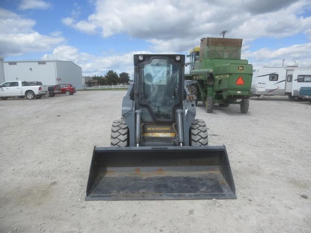 Image of New Holland L220 equipment image 2