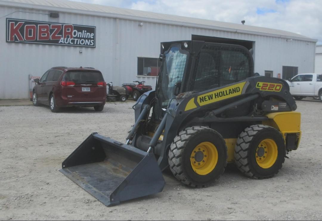 Image of New Holland L220 Primary image