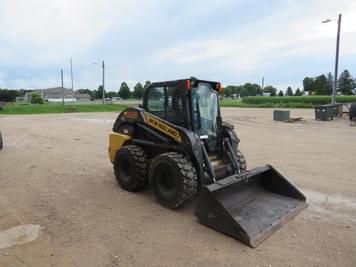 Main image New Holland L220