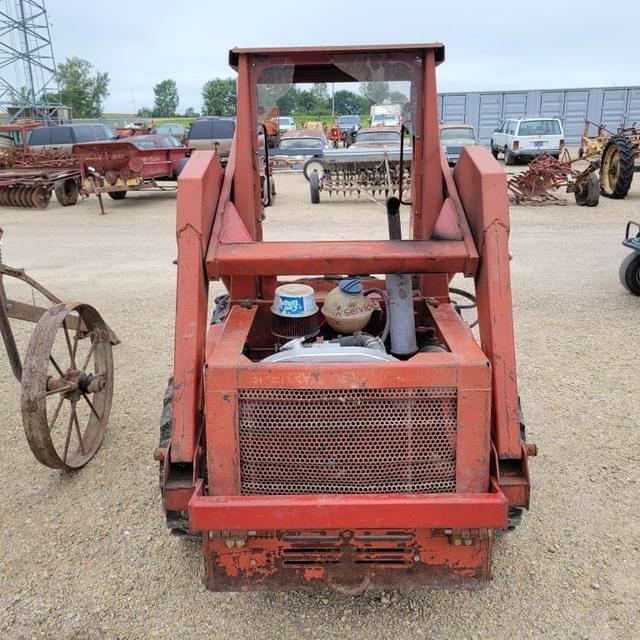 Image of New Holland L225 equipment image 4