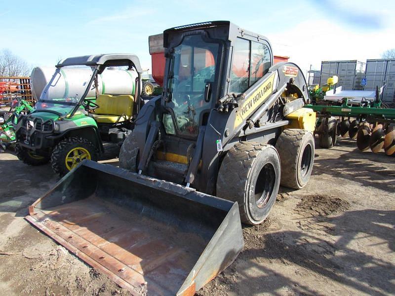 Image of New Holland L225 Primary image
