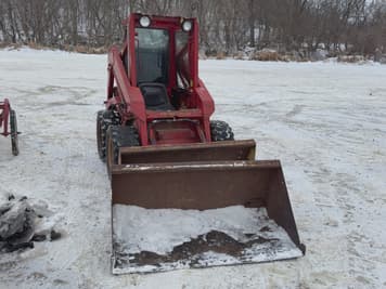 Main image New Holland L225