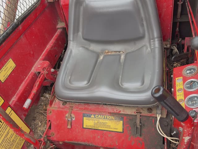 Image of New Holland L225 equipment image 4