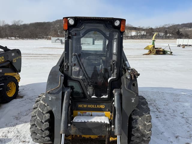 Image of New Holland L228 equipment image 1