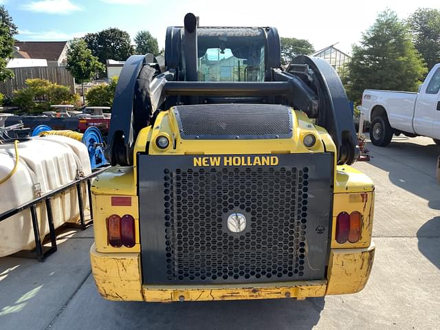 Image of New Holland L228 equipment image 4