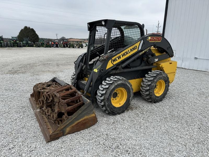 Main image New Holland L228