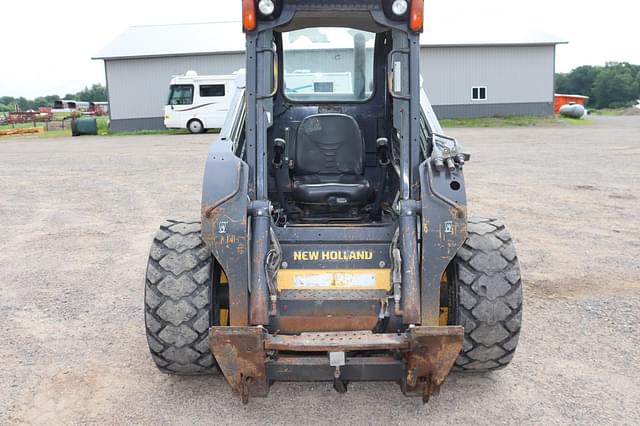 Image of New Holland L230 equipment image 1