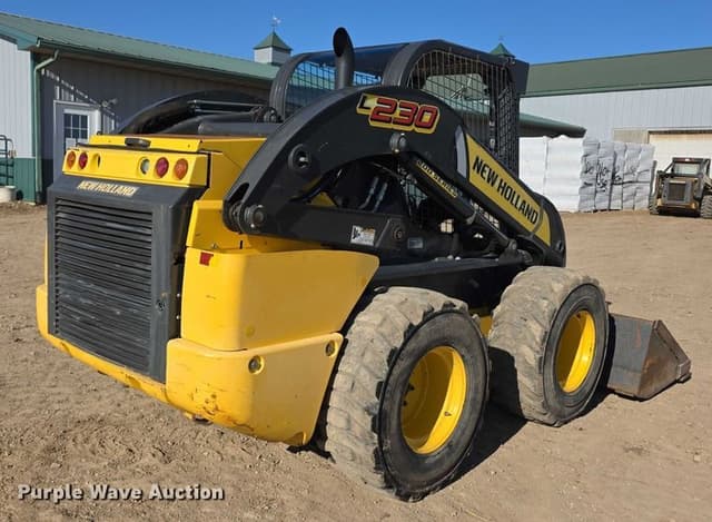 Image of New Holland L230 equipment image 4