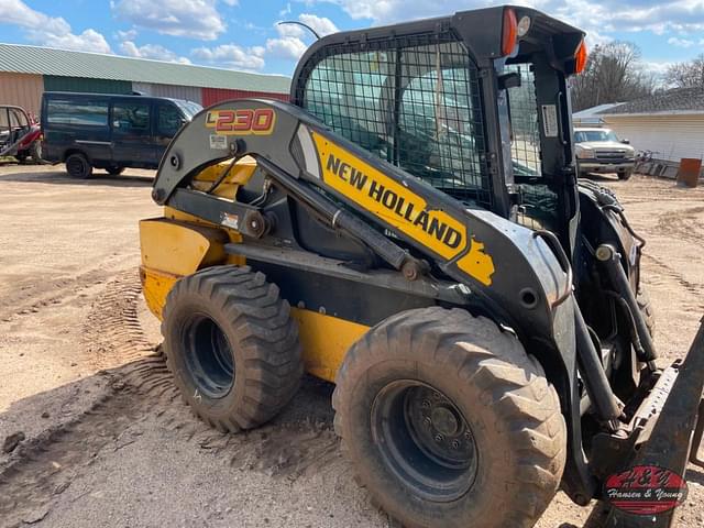 Image of New Holland L230 equipment image 1