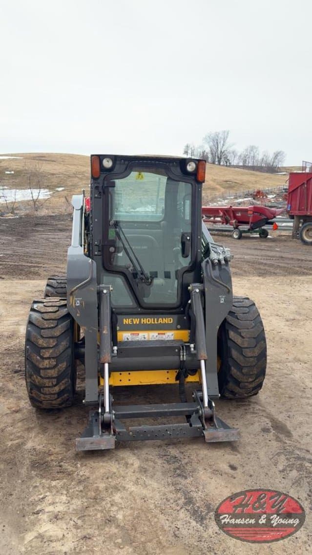 Image of New Holland L230 equipment image 3