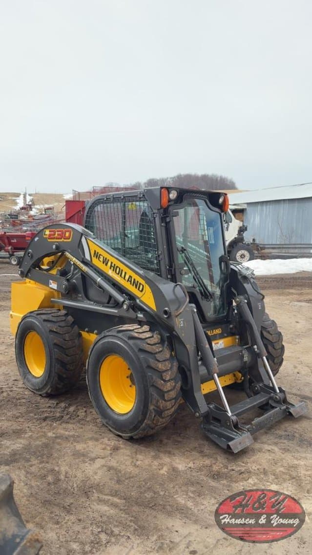 Image of New Holland L230 equipment image 1
