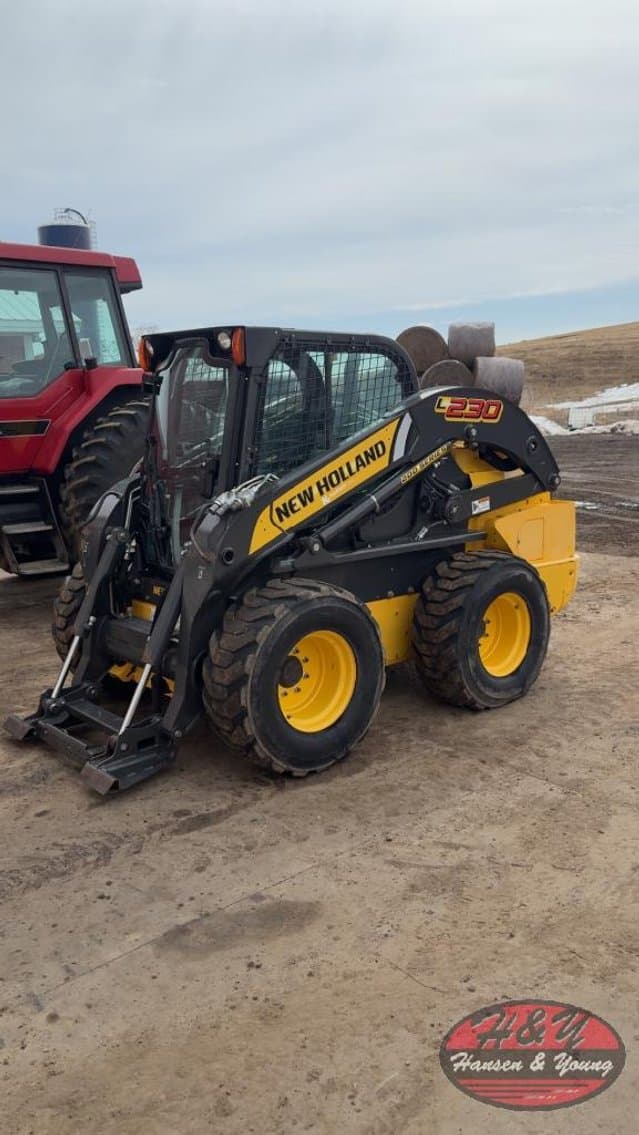 Image of New Holland L230 equipment image 2