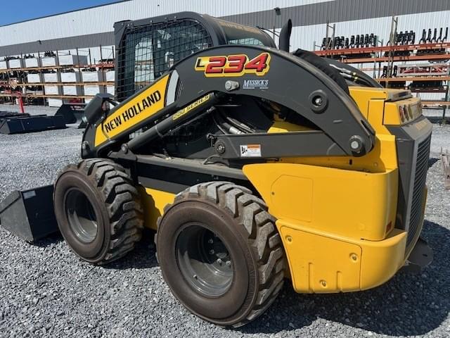 Image of New Holland L234 equipment image 3