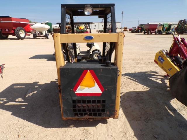 Image of New Holland L250 equipment image 4