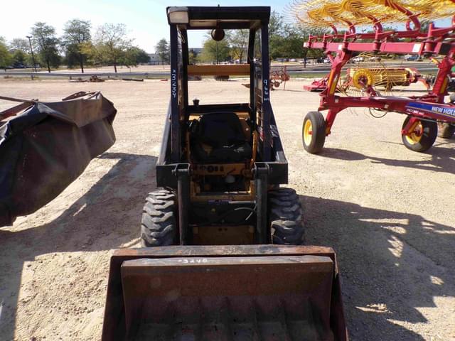 Image of New Holland L250 equipment image 2