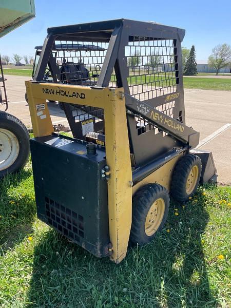 Image of New Holland L250 equipment image 2