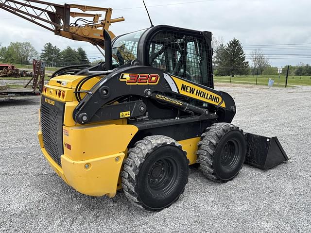 Image of New Holland L320 equipment image 1