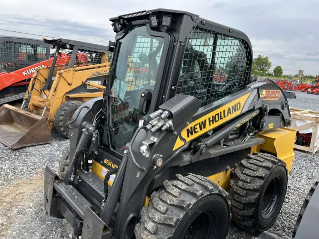 Image of New Holland L320 equipment image 1