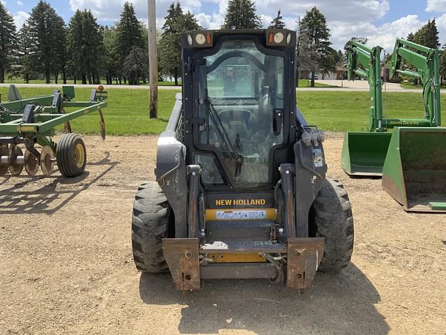 Image of New Holland L320 equipment image 1