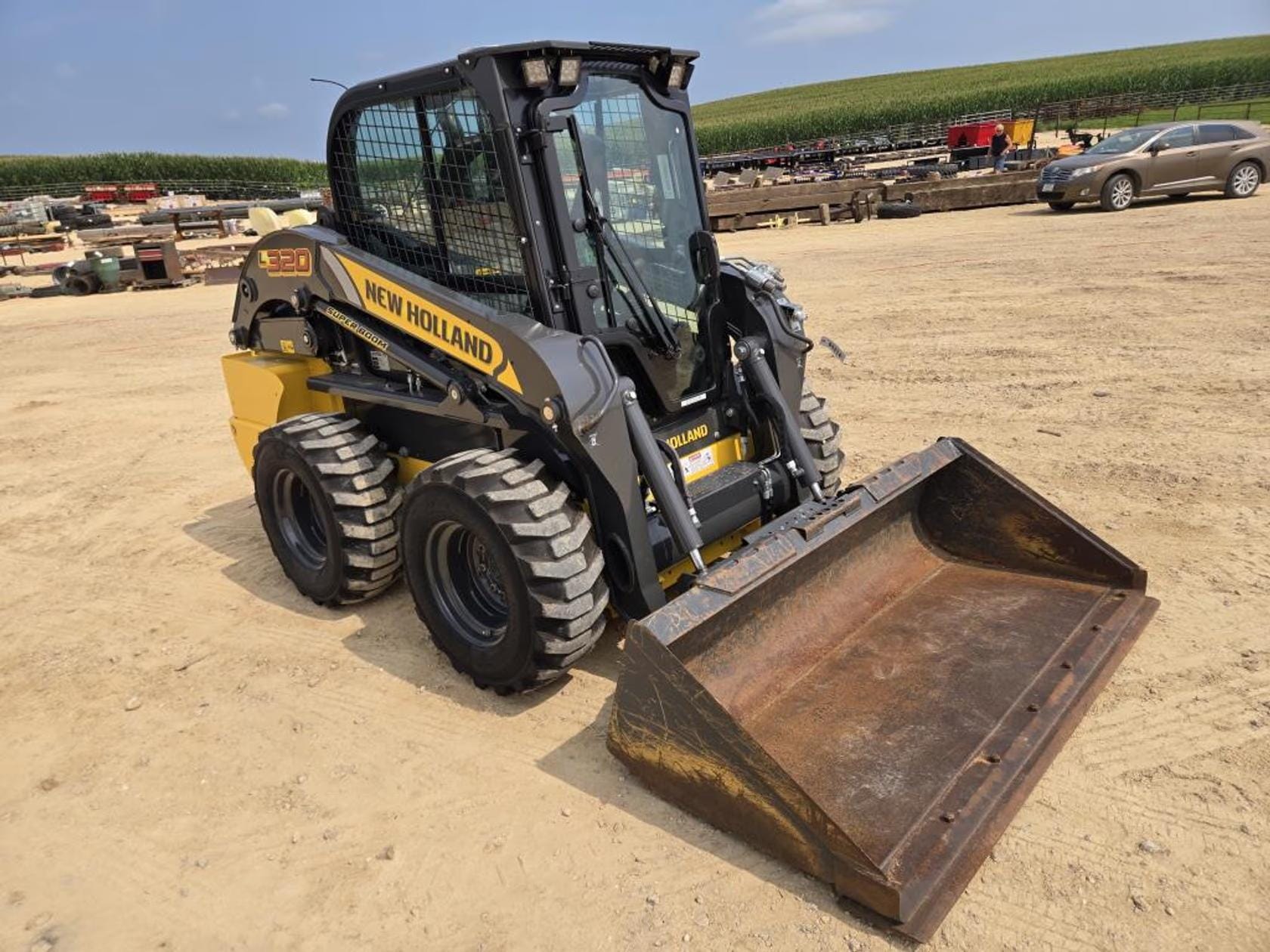 New Holland L320 Equipment Image0