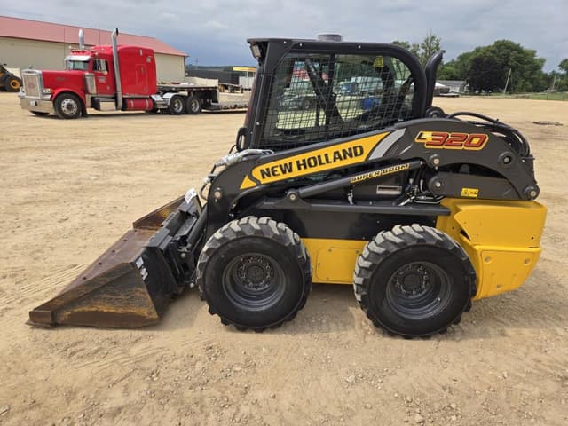 Image of New Holland L320 equipment image 2