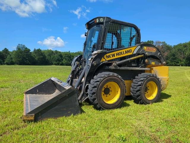 Image of New Holland L320 equipment image 1