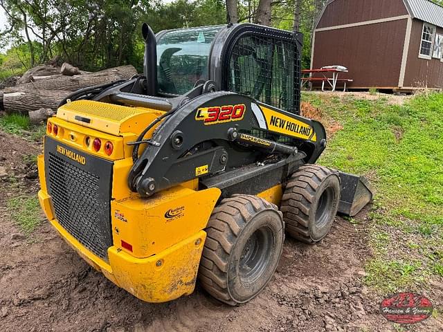 Image of New Holland L320 equipment image 2