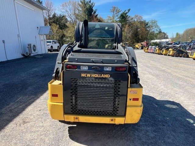 Image of New Holland L320 equipment image 3