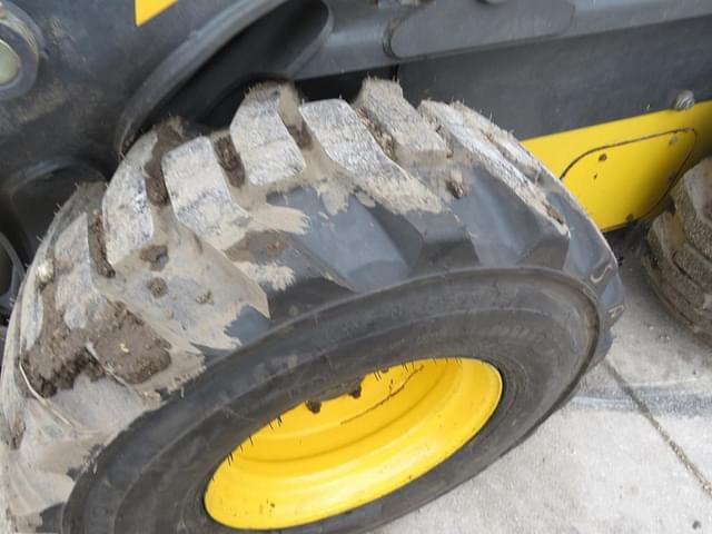 Image of New Holland L328 equipment image 2