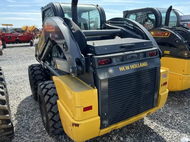 Image of New Holland L328 equipment image 2
