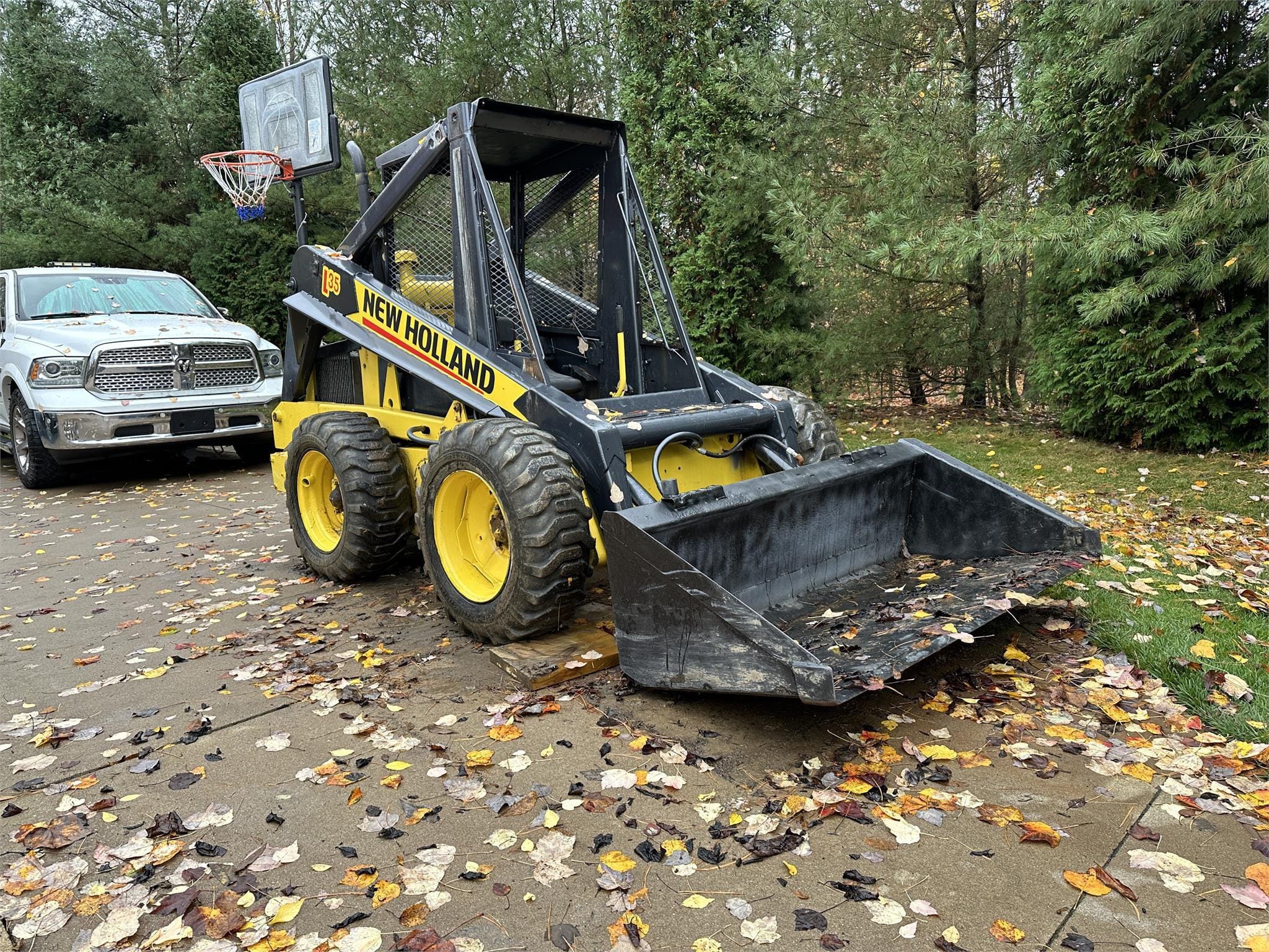Main image New Holland L35