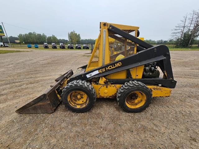 Image of New Holland L35 equipment image 1