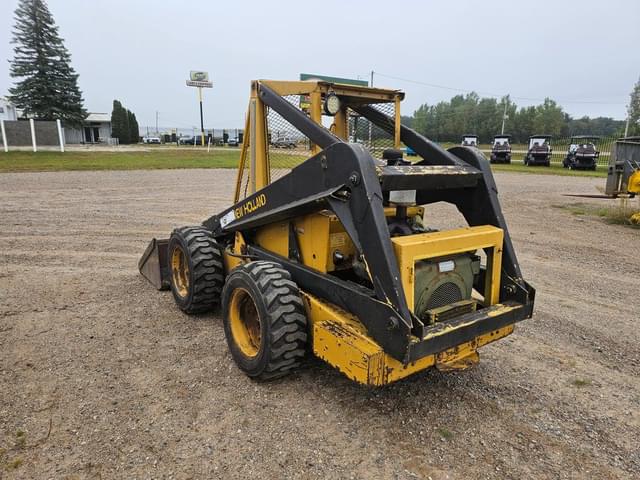 Image of New Holland L35 equipment image 2