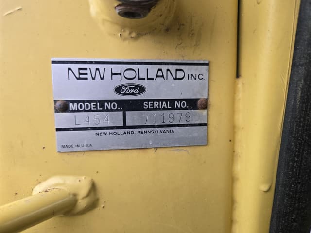 Image of New Holland L454 equipment image 4