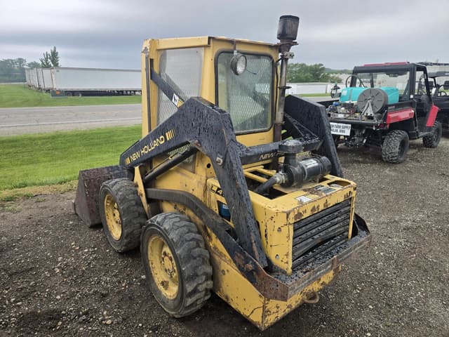Image of New Holland L454 equipment image 3