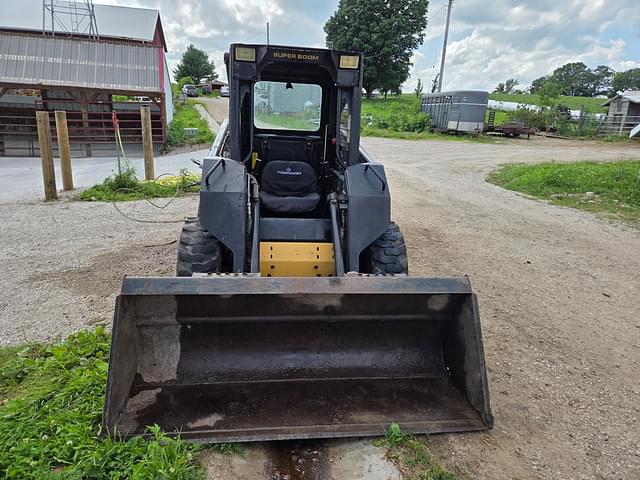 Image of New Holland L465 equipment image 2