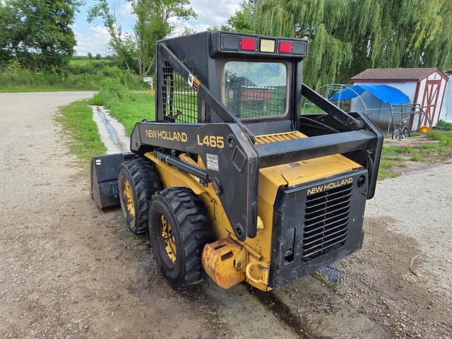Image of New Holland L465 equipment image 3