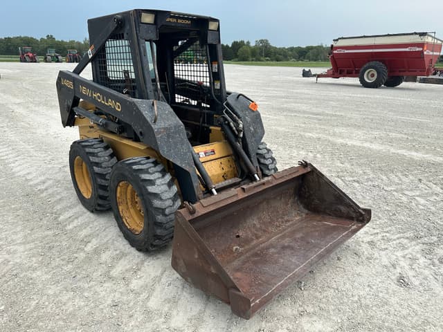 Image of New Holland L485 equipment image 2