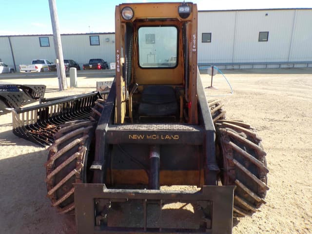 Image of New Holland L553 equipment image 2