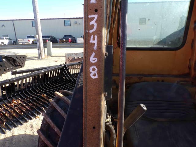 Image of New Holland L553 equipment image 1