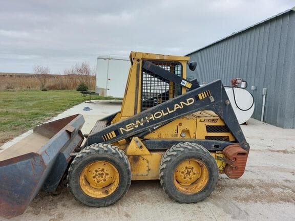 Main image New Holland L553