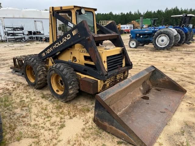 Image of New Holland L553 equipment image 3