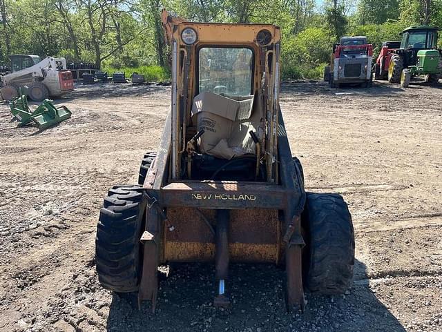Image of New Holland L553 equipment image 1