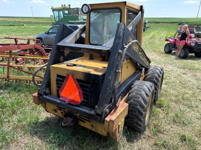 Image of New Holland L553 equipment image 3