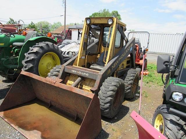 Image of New Holland L553 equipment image 1